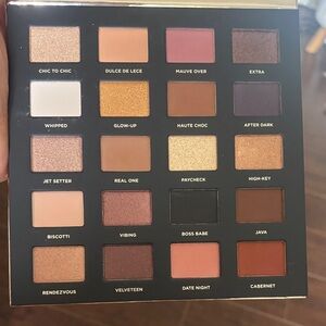 Morphe 20-Shade Eyeshadow Palette - Gold, Brown, Cream